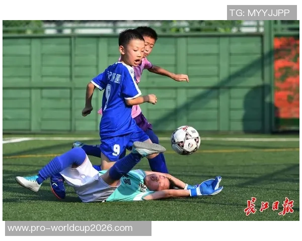 足球小子与同性恋的成长故事探索青春与爱的多元交织